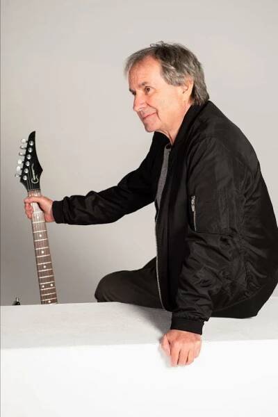 Chris de Burgh – New Single – Live Life, Live Well | GloTIMEtv