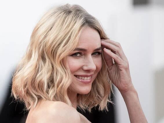 Naomi Watts’s Choppy Bob Is Perfect For An Autumn Refresh