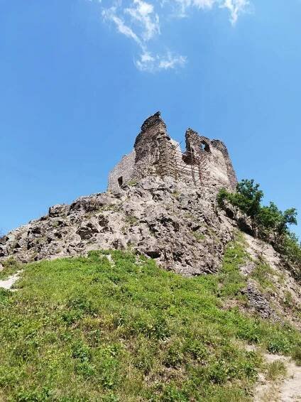 Šášovský hrad - Otv.hodiny, Cenník, Parkovanie, Mapa