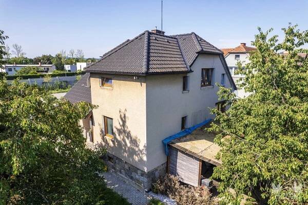 PRODÁNO - Rodinný dům se zahradou ve Strakonicích o dispozici 5+kk | Hrdlička reality
