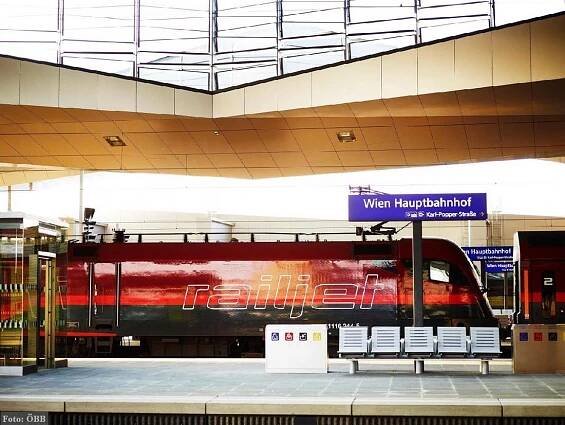 Wien-Hauptbahnhof-Viden-2 - Dopraváček