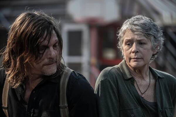 Melissa McBride Reunites With Norman Reedus on The Walking Dead 127