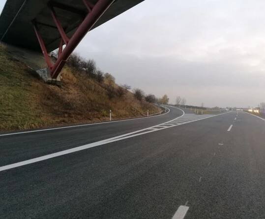 Dálnice D52 je v km 9,7 – 22,9 ve směru na Brno již opravená a řidiči projíždějí bez omezení - Ředitelství silnic a dálnic
