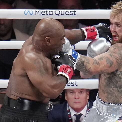Souboj Paul vs. Tyson vyhrály ženy. Legenda je stará, influencer slabý. Paul vyhrál na body, hala bučela