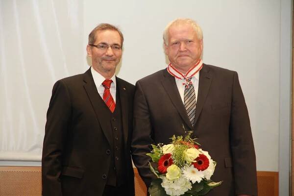 Ministerpräsident a.D. Matthias Platzeck mit Bernd Siegert