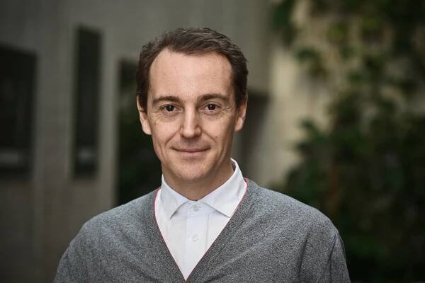 Hrál jsem i červenou papriku v reklamě. A věřil, že jednou přijde Arvéd, usmívá se herec Kern