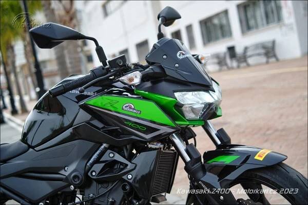 Fotogalerie Kawasaki Ninja 400 a Z400: Mládí vpřed! Ale kterým směrem? | Motorkáři.c