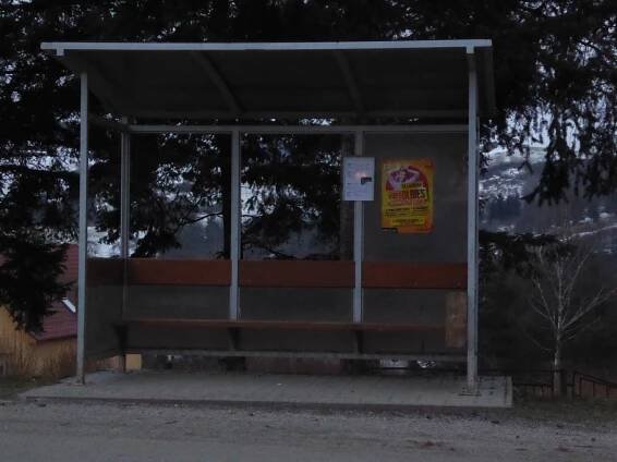 Oprava autobusových zastávok - Obec Nesluša