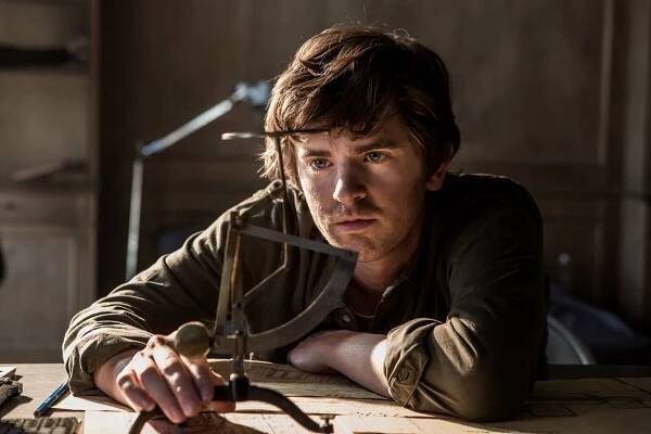 Velká španělská loupež - Z filmu - Freddie Highmore