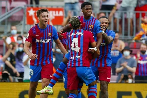 FC Barcelona predal ďalšiu časť produkčného centra, aby mohol zaregistrovať letné posily