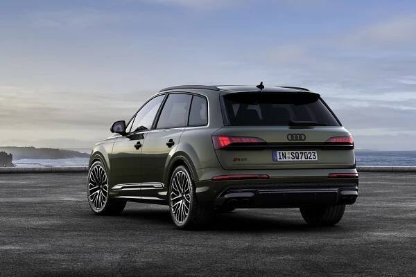 Audi Q7 vzadu