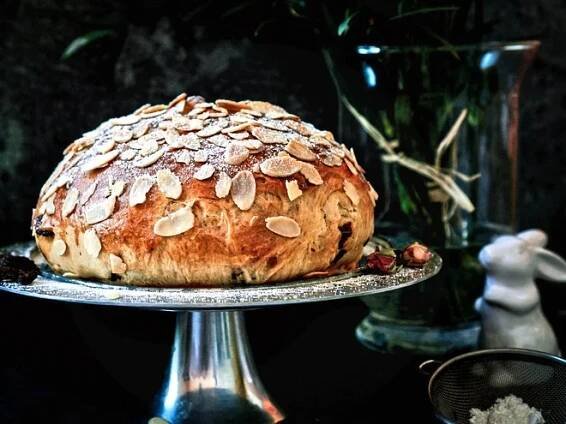 Velikonoční mazanec: recept na dokonale vláčné těsto | Slevomat.cz