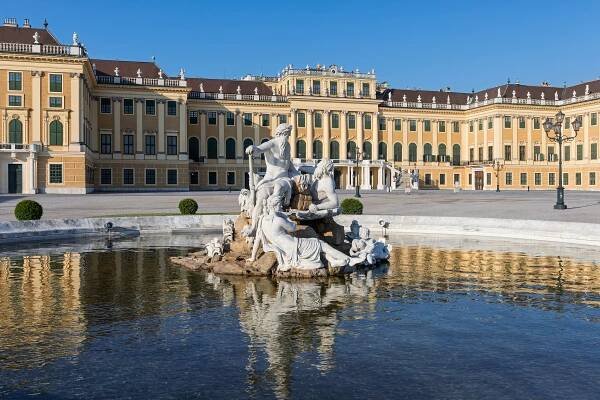 Press B2B Austria: 10 Reasons to Spend Summer in Austria