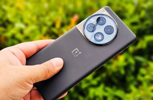 OnePlus 12 5G Smartphone Review: Near-Galaxy S24 Ultra flagship experience for half the price
