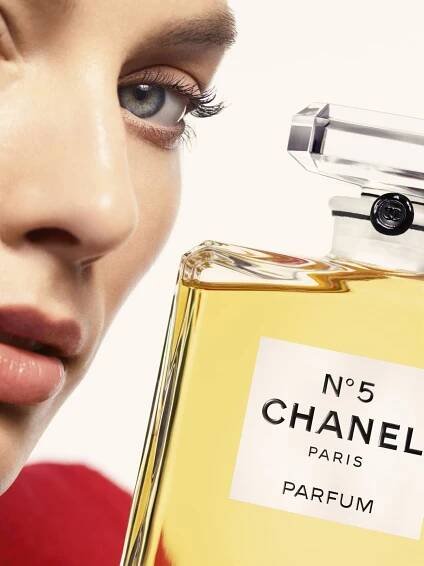 CHANEL No5 Campaign With Margot Robbie