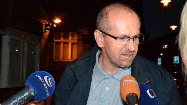 Tluchoř, Fuksa i Šnajdr vyšli z vazby a poděkovali dozorcům - Novinky