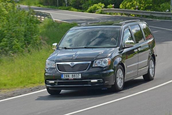 Lancia Voyager