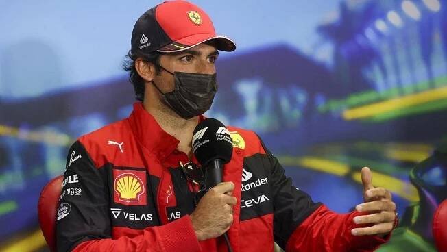 Stáj F1 Ferrari prodloužila o dva roky smlouvu se Sainzem