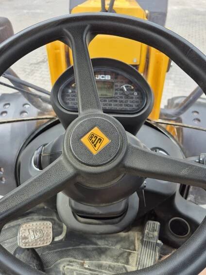 JCB TM 220 4X4 čelný nakladač s teleskopom - Dvorak-trucks.sk