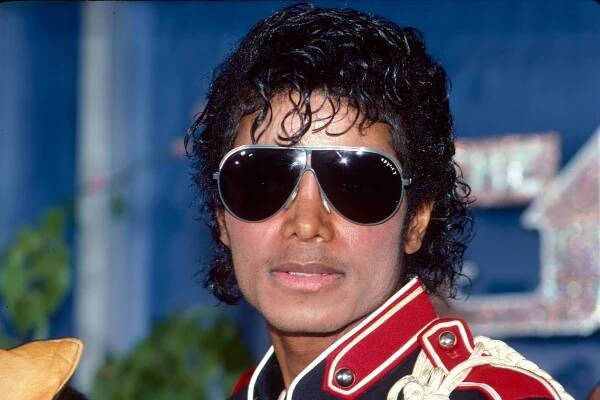 Příběh megahitu Billie Jean: Michaela Jacksona inspirovala psychicky narušená žena, která ho chtěla dohnat k sebevraždě - Expres FM
