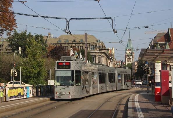 Freiburg – Straßenbahnen und Busse in Krefeld