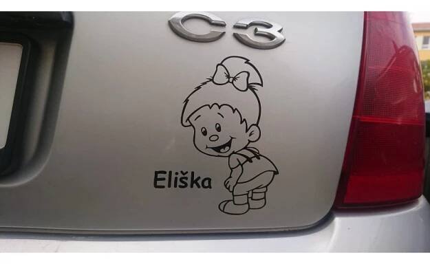 Samolepka na auto se jménem dítěte- holka 13
