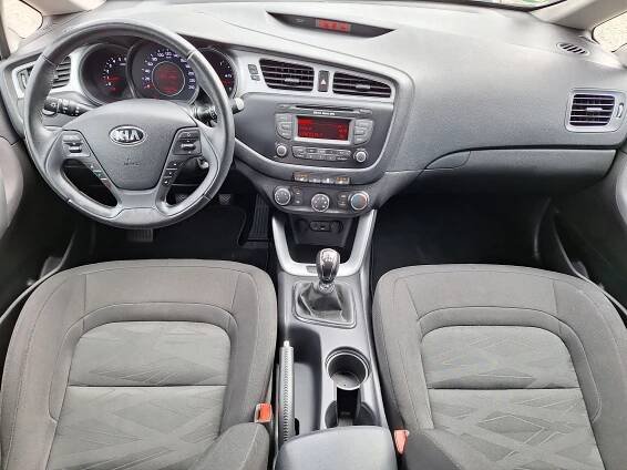 Kia Cee´d, 1,6CRDi 1. majitel, SERVISKA