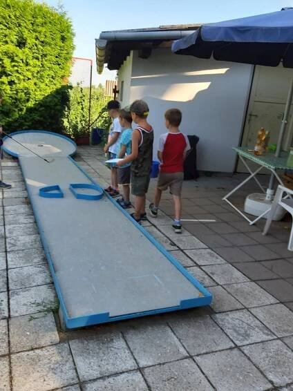 Minigolf v kempu - Oficiální stránky obce Milovice u Hořic