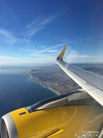 [Fly] Taking Vueling back to Barcelona – Go! JiakHong 去‧吃‧風