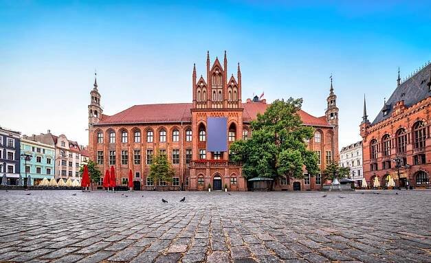 torun-mini-przewodnik-po-zabytkach-i-najciekawszych-atrakcjach-turystycznych-miasta