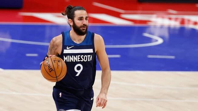 Ricky Rubio signs one-year contract with childhood club in Spain