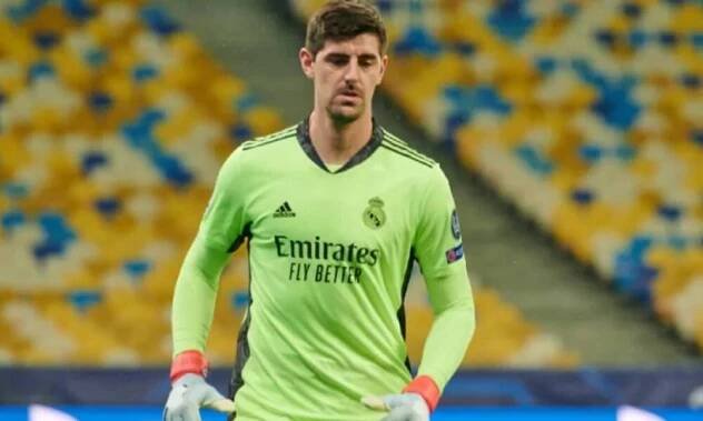 Pokrytci z Realu Madrid! Courtois nechápe, proč si někteří stěžují na rozhodnutí rozhodčího. Jeho klub na ně přitom plive v jednom kuse