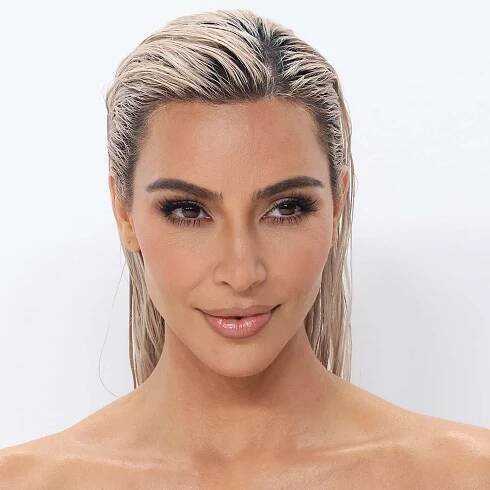 Kim Kardashian with wet-inspired platinum blonde hair at the 2022 CFDA Awards in New York City