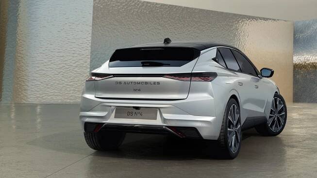 Hatchback DS 4 dostal facelift a podivný název