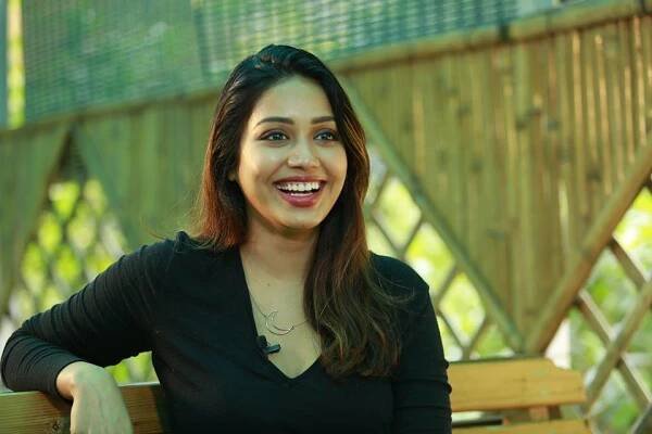 Nivetha Pethuraj Biography, Family, Height, Age, Weight, Wiki, Images and More