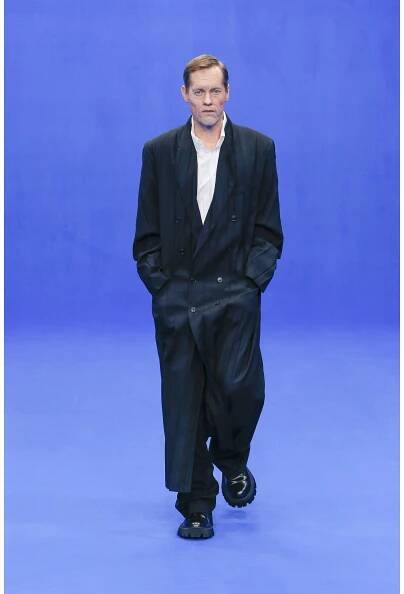 Balenciaga – Fashion Week Paris F/S 2020 | ELLE