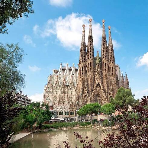 Discover Barcelona with our Travel Guide - KLM Netherlands