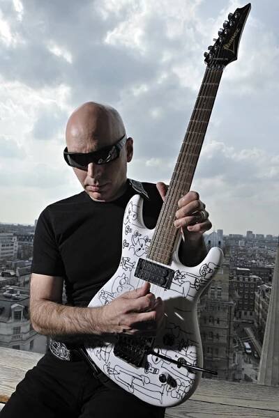 Joe Satriani исполнитель в жанре instrumental-rock