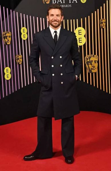  Bradley Cooper attends the 2024 EE BAFTA Film Awards at The Royal Festival Hall on February 18, 2024 in London, England.