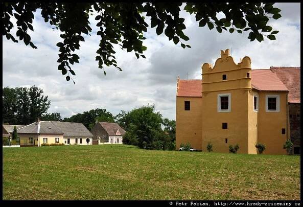 Libějovice – Starý zámek – fotografie / hrady-zriceniny.cz