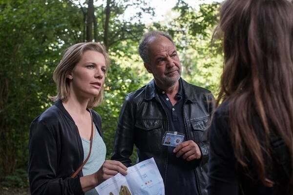 SOKO Hamburg - Tod einer Unsichtbaren - Z filmu - Anna von Haebler, Marek Erhardt