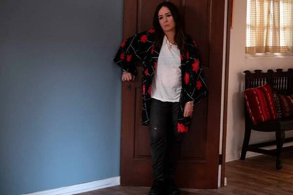 Bude líp - Nasrat na Anatalijovu mámu - Z filmu - Pamela Adlon