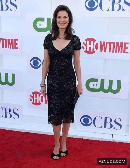 41 Sexiest Pictures Of Sela Ward | CBG