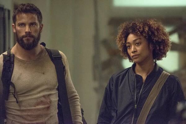 Zrůdno - Rescue - Z filmu - Brant Daugherty, Tati Gabrielle