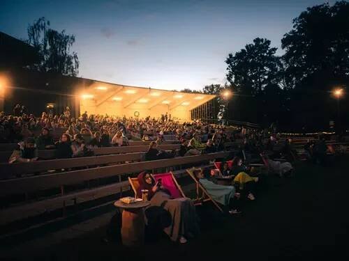 Letní kino Háječek v Českých Budějovicích – Kudy z nudy 