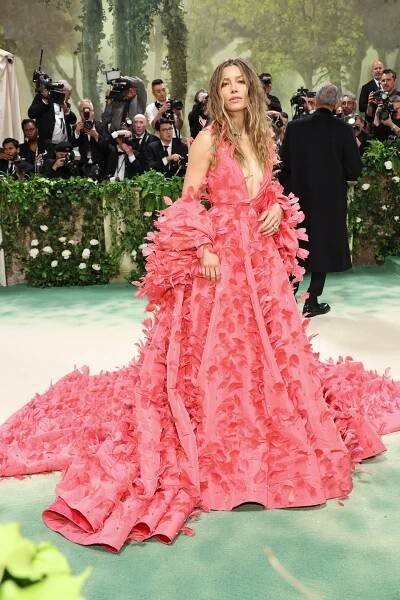 jessica biel 2024 met gala