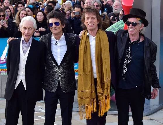 Rolling Stones nemohli na pohřeb svého bubeníka Charlieho Wattse (†80)!