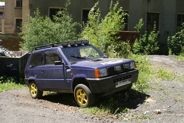 Fiat Panda 4x4 kdysi nadchla zákazníky! Bylo to odolné, spolehlivé a hlavně jednoduché auto. Jak nás bavil kousek z roku 1986?