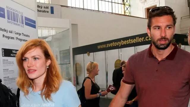 Petr Koukal musí sportovkyni vracet nemalou finanční částku.