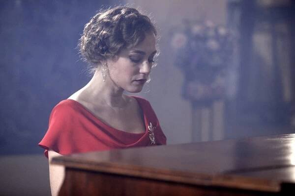 První republika - Série 2 - Díl třetí - Z filmu - Kristýna Boková